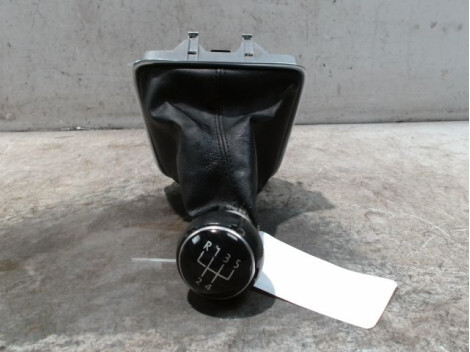 Pommeau de vitesses VOLKSWAGEN GOLF V PLUS 2005- Diesel - 1