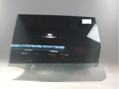 Vitre arriere gauche VOLKSWAGEN PASSAT BREAK 00-05 Diesel - 1
