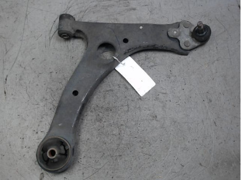 Triangle avant droit TOYOTA PRIUS  - 1