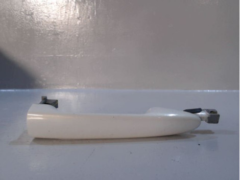 Poignee porte arriere droit MAZDA 3 5P Essence - 1