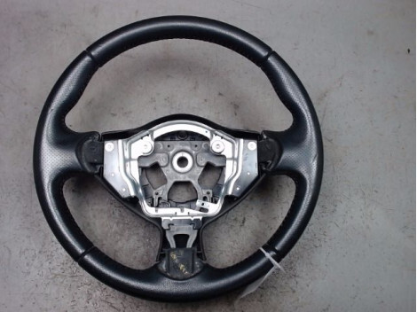 Volant NISSAN JUKE Essence - 1