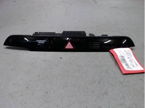 Bouton de warning HYUNDAI TUCSON 2 PHASE 1 2.0 CRDI - 16 Diesel - 1