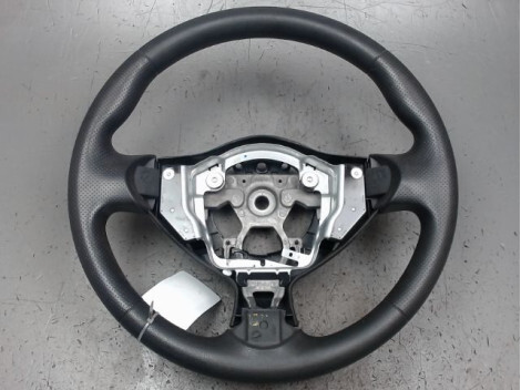 Volant NISSAN JUKE Essence - 1
