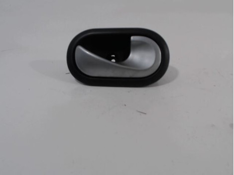 Poignee interieur avant droit RENAULT CLIO III 2010- Diesel - 1