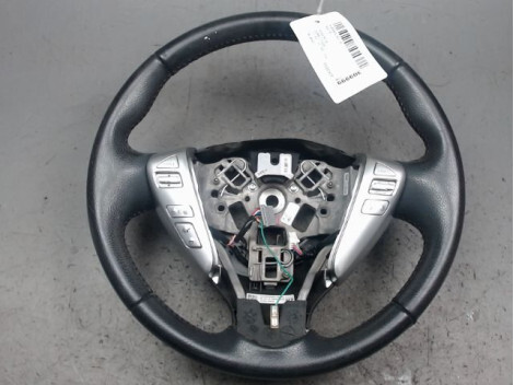 Volant NISSAN NOTE Essence - 1