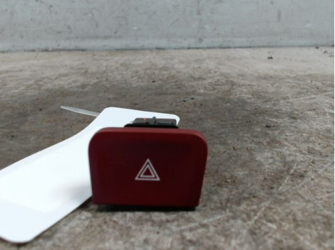 Bouton de warning CITROEN C4 PICASSO Diesel - 1