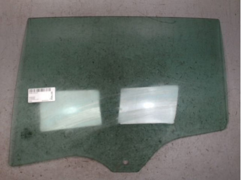 Vitre arriere gauche FORD FOCUS Essence - 1