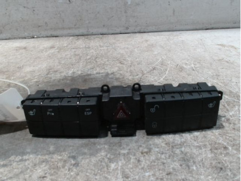 Bouton de warning MERCEDES CLASSE C BREAK 2004- Diesel - 1