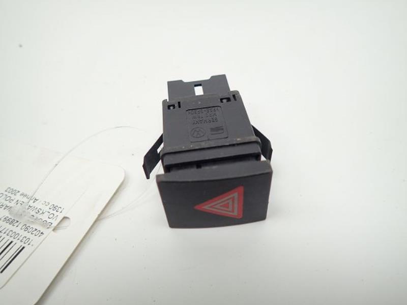 Bouton de warning VOLKSWAGEN POLO 4 Essence - 1