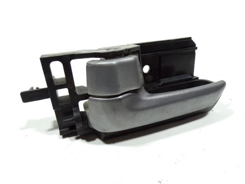 Poignee interieur avant gauche SUZUKI SWIFT 3 Essence - 1
