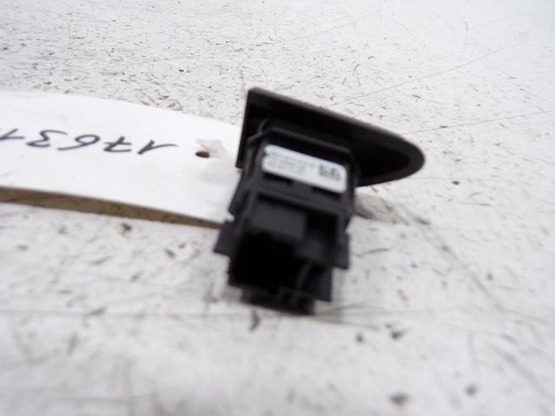 Bouton de warning RENAULT CLIO 4 Diesel - 1