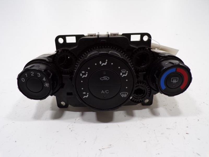 Commande chauffage FORD FIESTA 6 Essence - 1