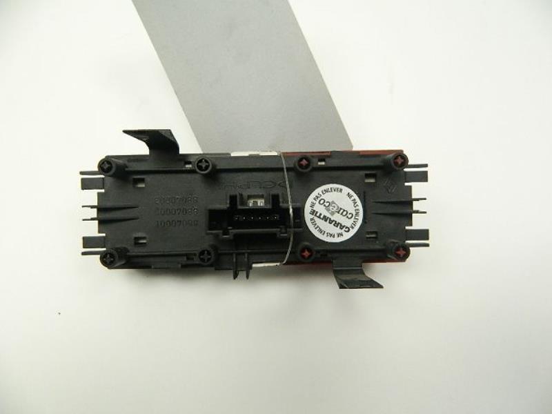 Bouton de warning RENAULT MEGANE 2 PHASE 1 Essence - 1