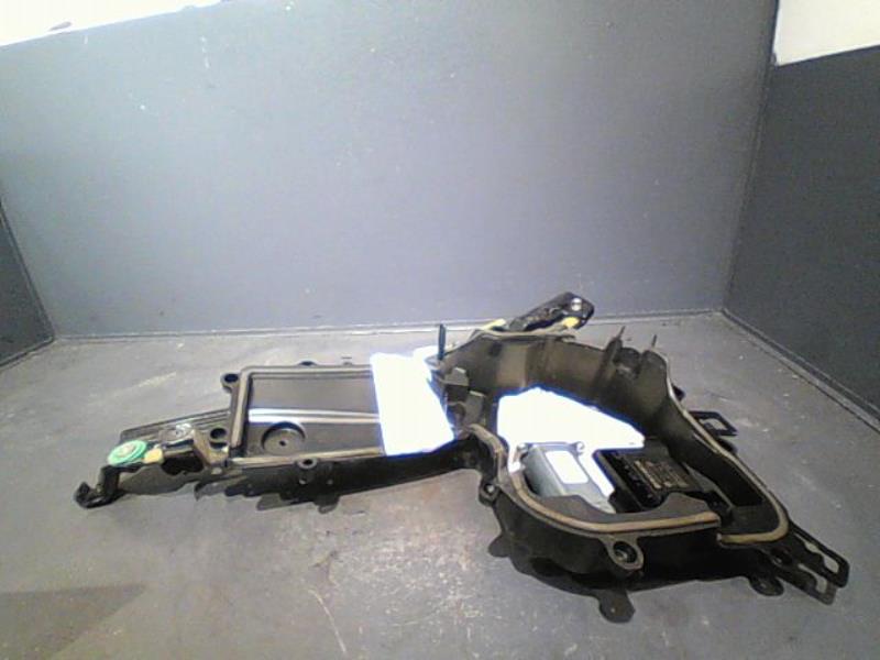 Leve vitre electrique avant droit