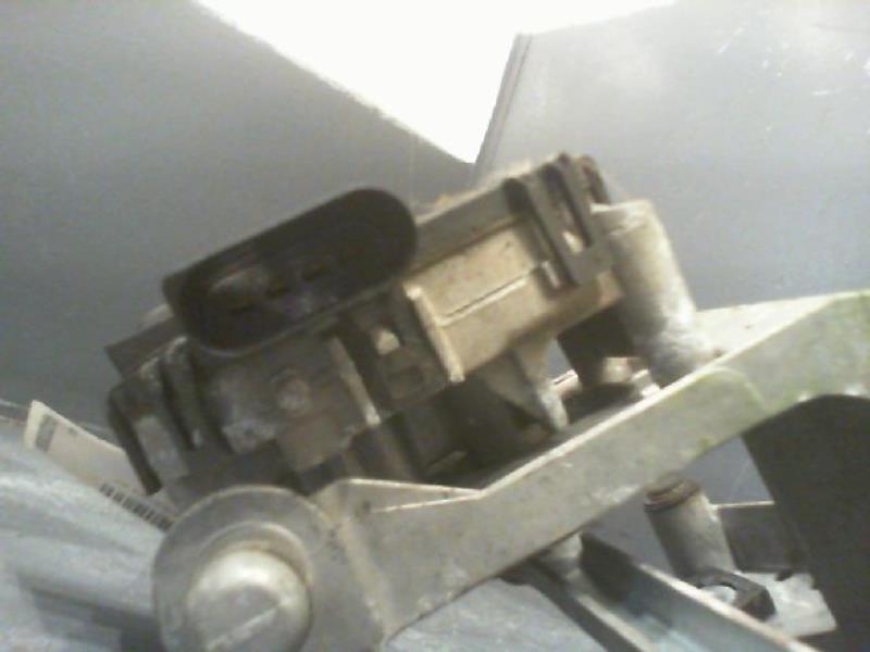 Moteur essuie glace avant