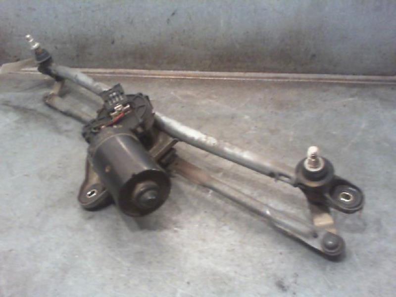 Moteur essuie glace avant