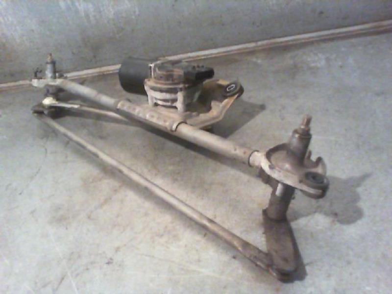Moteur essuie glace avant