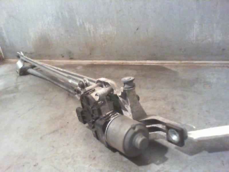 Moteur essuie glace avant