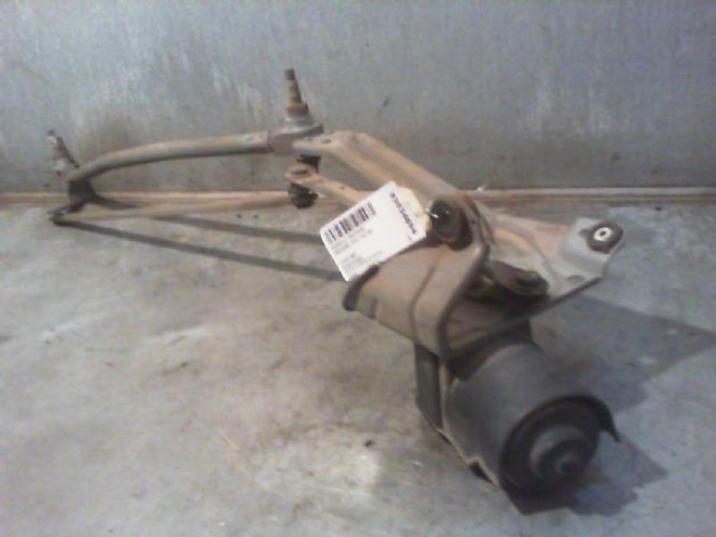Moteur essuie glace avant