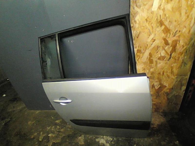 Porte Arrière Droit Pour Renault Espace 4 Phase 1 - Occasion - Couleur Beige Clair