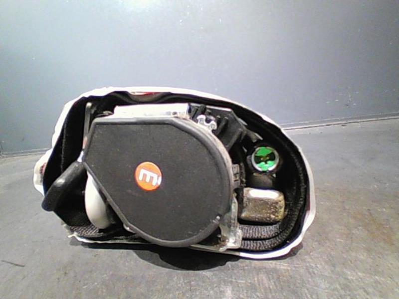 Ceinture avant gauche