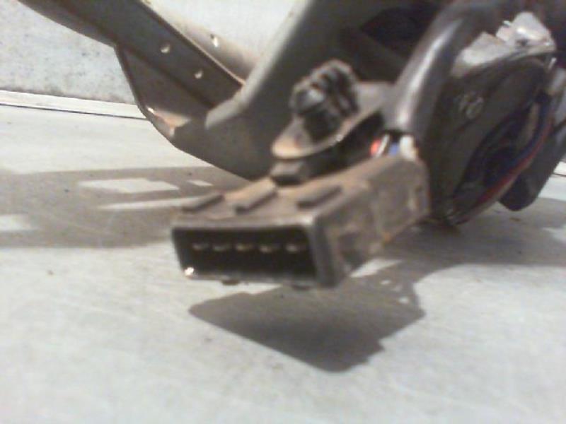 Moteur essuie glace avant