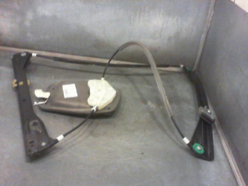 Leve vitre electrique avant droit