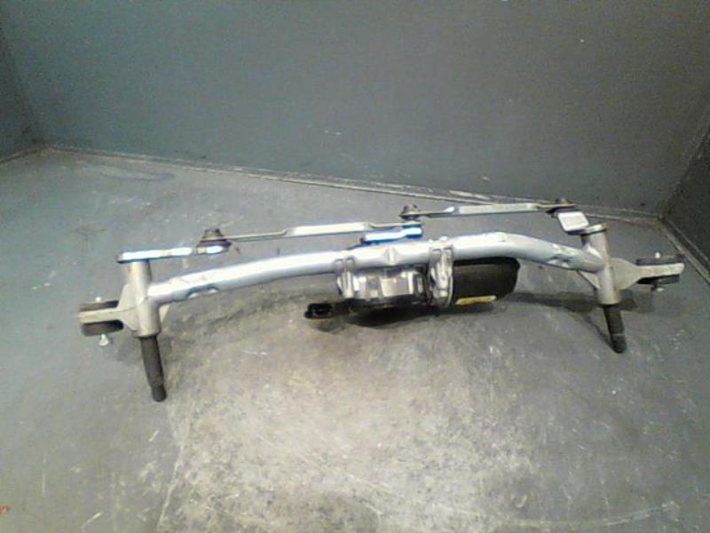 Moteur essuie glace avant