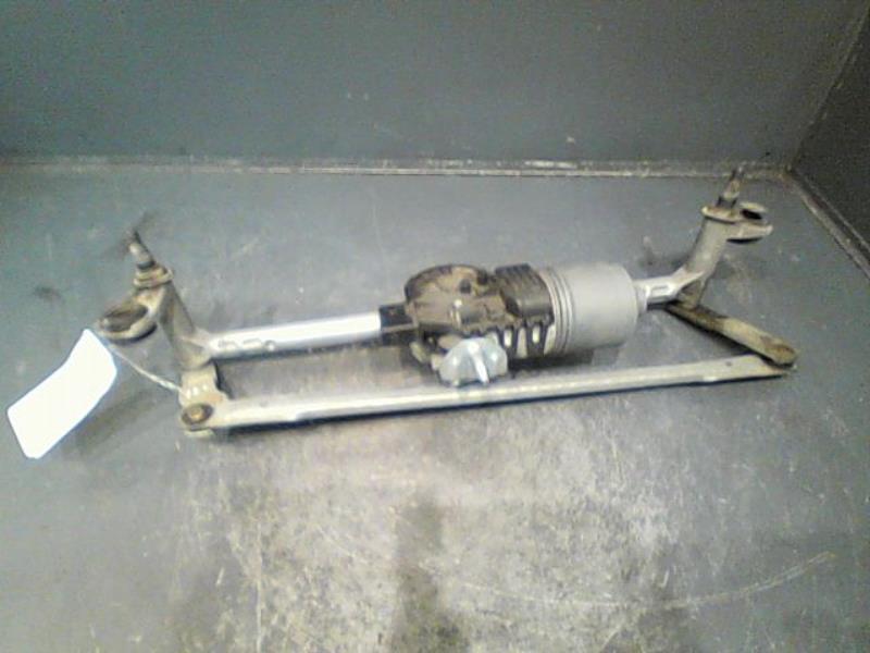 Moteur essuie glace avant