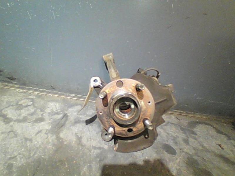 Moyeu avant gauche CHEVROLET AVEO Essence - 1