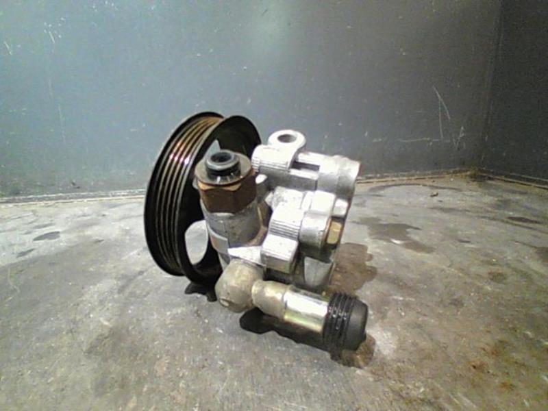 Pompe de direction TOYOTA RAV4 Diesel - 1