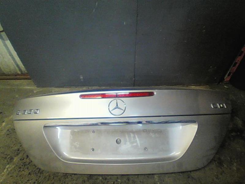 Malle/Hayon arriere MERCEDES CLASSE E Diesel - 1