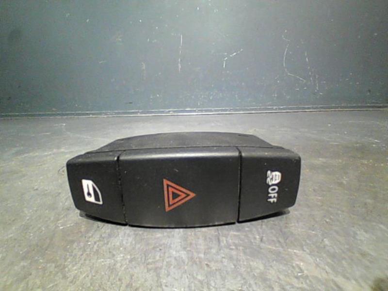 Bouton de warning BMW SERIE 1 Diesel - 1