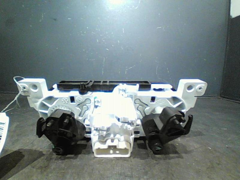 Commande chauffage DACIA SANDERO Essence - 1