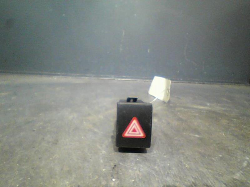 Bouton de warning VOLKSWAGEN POLO Diesel - 1
