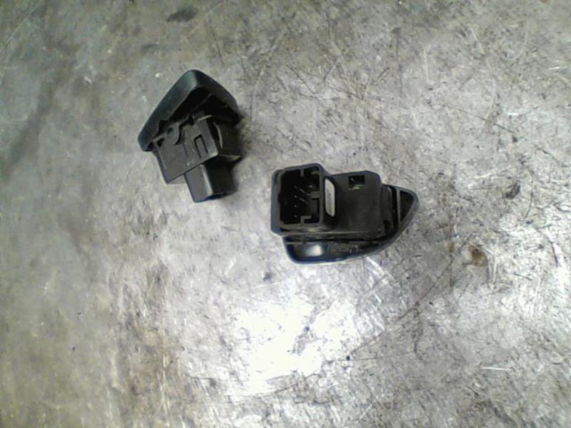 Interrupteur de leve vitre avant gauche FORD KA Diesel - 1