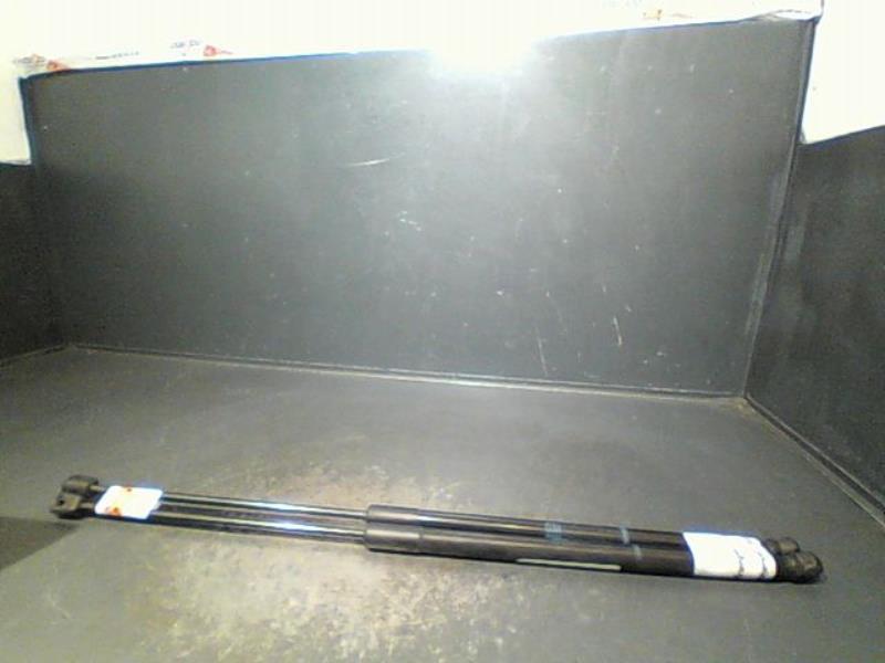 Verin de coffre OPEL CORSA Essence - 1