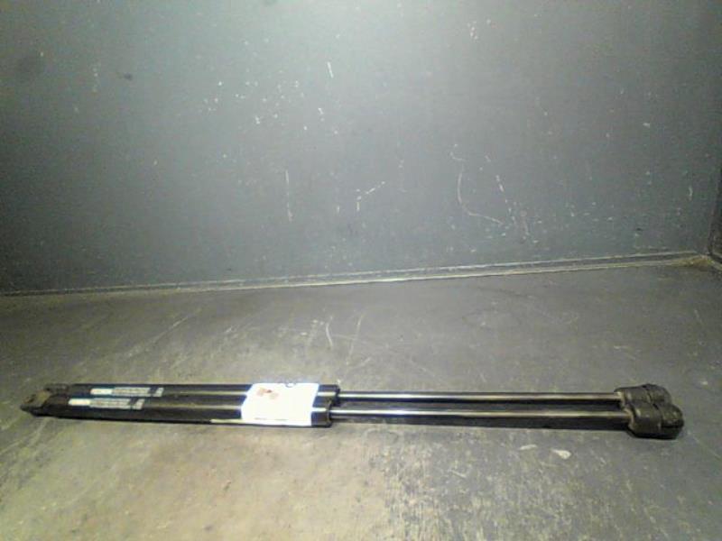 Verin de coffre VOLKSWAGEN GOLF Diesel - 1