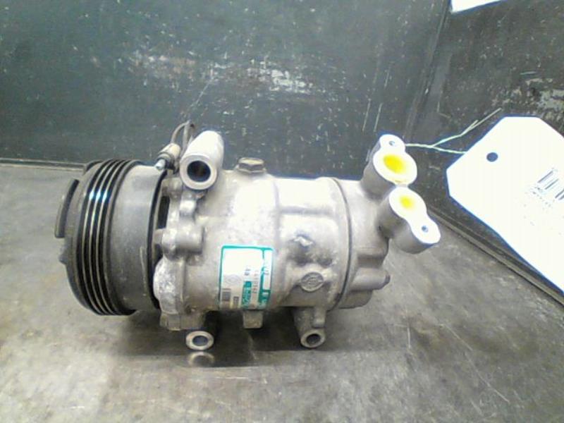 Compresseur clim RENAULT CLIO Essence - 1