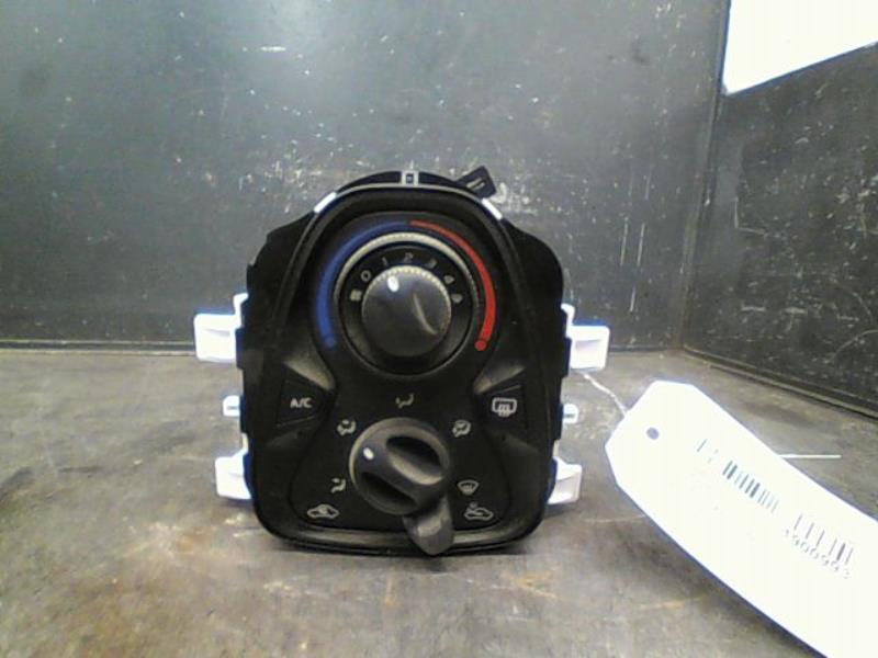 Commande chauffage PEUGEOT 108 Essence - 1