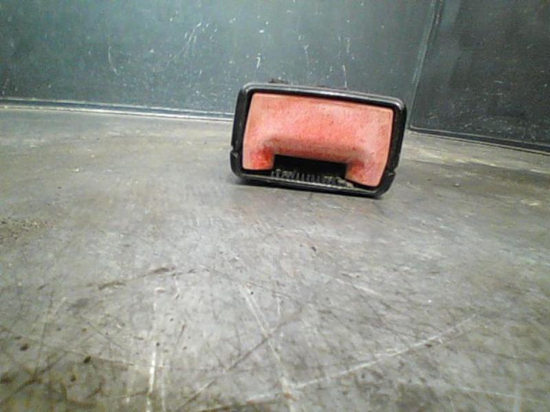 Attache ceinture avant droit AUDI A4 Diesel - 1