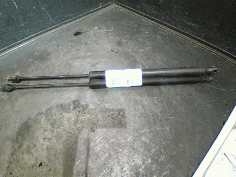 Verin de coffre VOLKSWAGEN GOLF Diesel - 1