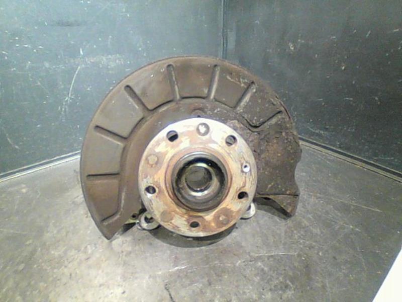 Moyeu avant gauche VOLKSWAGEN GOLF Diesel - 1