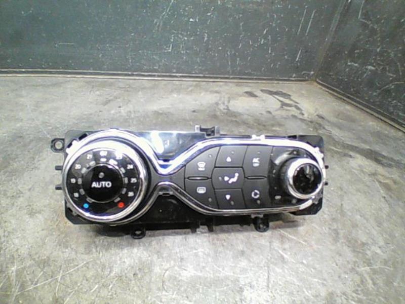 Commande chauffage RENAULT CLIO Essence - 1