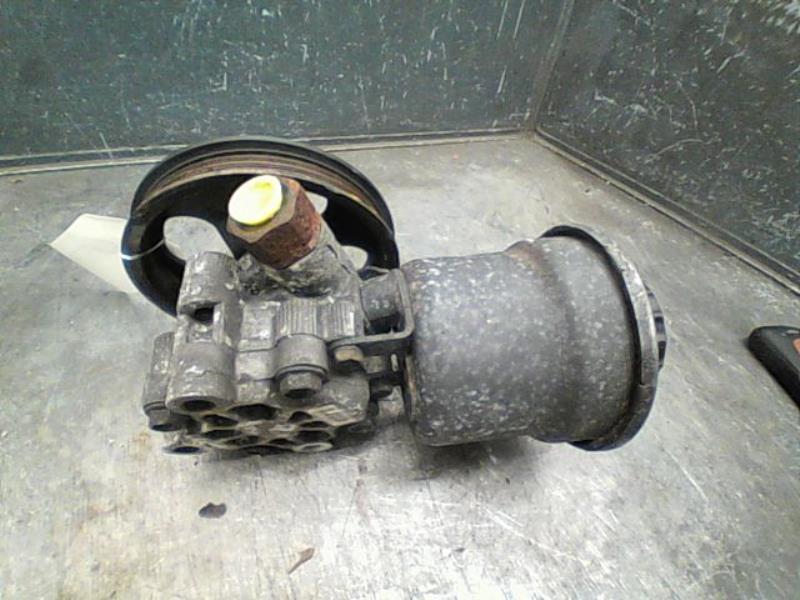 Pompe de direction TOYOTA YARIS Essence - 1
