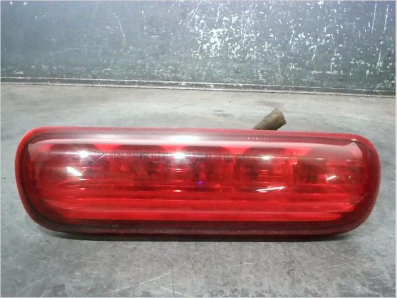 Feu arriere stop central HYUNDAI H1 Diesel - 1