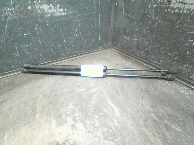 Verin de coffre OPEL MERIVA Essence - 1