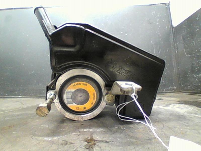 Pompe de direction CITROEN XSARA PICASSO Essence - 1