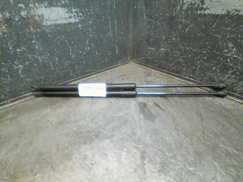 Verin de coffre VOLKSWAGEN GOLF Diesel - 1