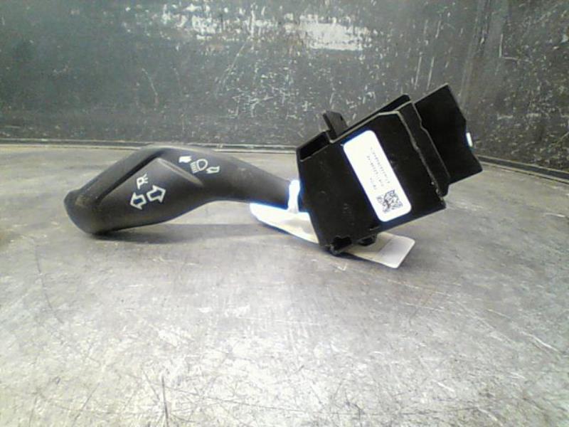 Commodo phare FORD FOCUS Essence - 1